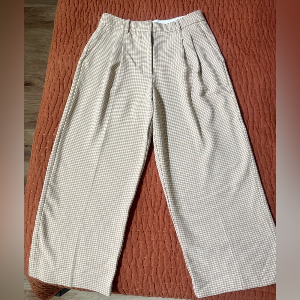 Aritzia Wilfred Effortless Pant Cropped in Beige Check